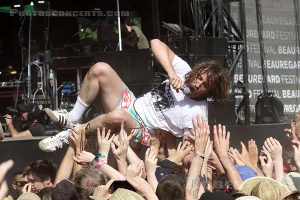 IDLES - 2019-07-06 - HEROUVILLE SAINT CLAIR - Chateau de Beauregard - Scene Beauregard - 